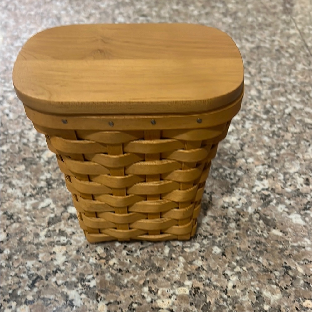 Woven Tan Basket with Lid